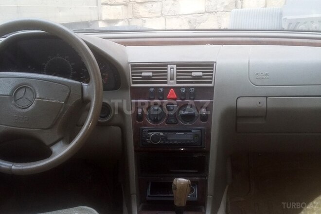 Mercedes C 230 1999, 235,000 km - 2.3 l - Bakı