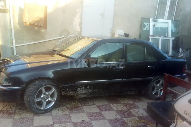 Mercedes C 230 1999, 235,000 km - 2.3 l - Bakı