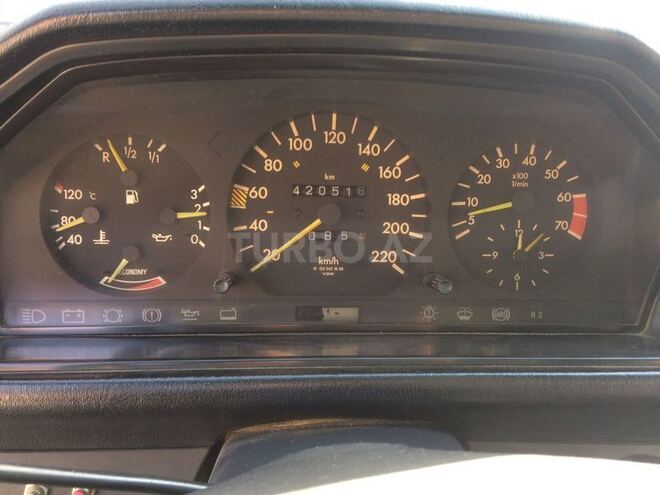 Mercedes E 230 1989, 420,516 km - 2.3 l - Bakı