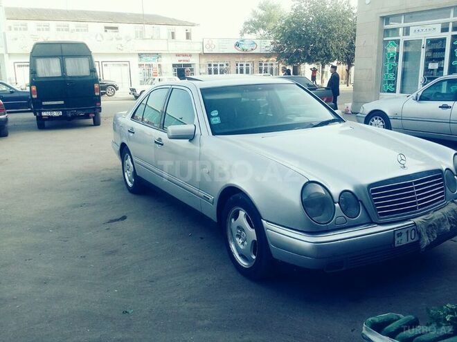 Mercedes E 230 1996, 437,000 km - 2.3 l - Biləsuvar