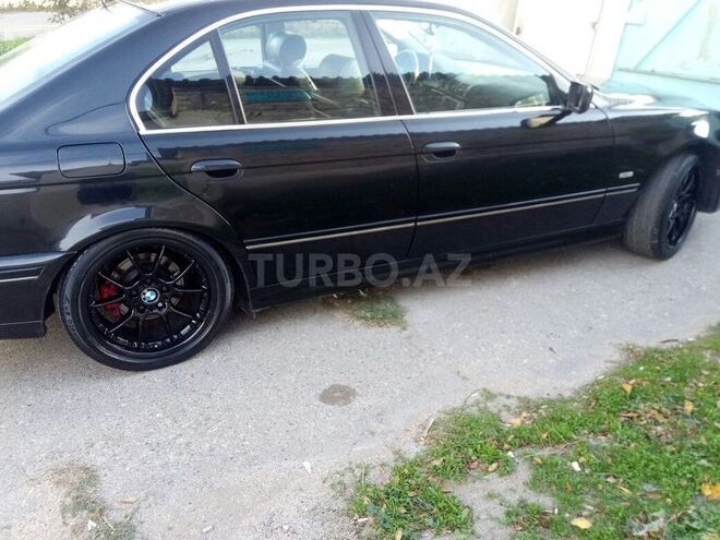 BMW 525 2001, 385,000 km - 2.5 l - Sumqayıt