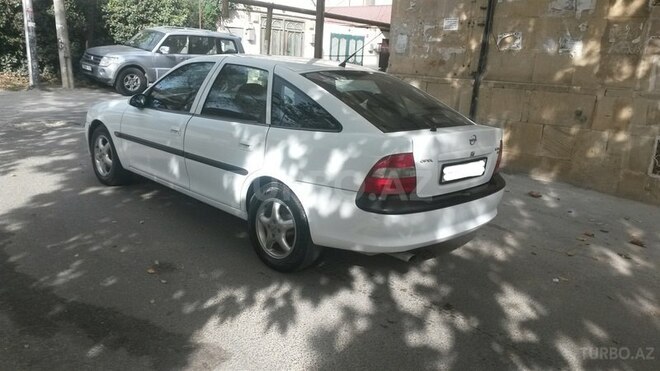 Opel Vectra 1998, 200,000 km - 2.0 l - Bakı