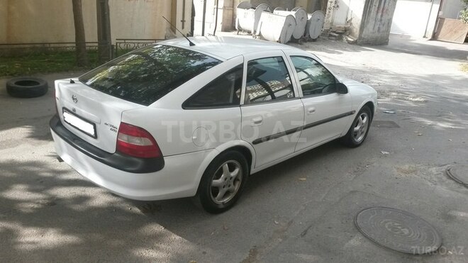 Opel Vectra 1998, 200,000 km - 2.0 l - Bakı