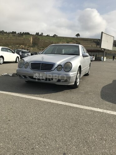 Mercedes E 240 2001, 257,700 km - 2.6 l - Bakı
