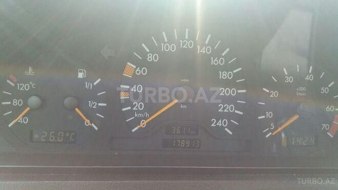 Mercedes C 200 2000, 178,000 km - 2.0 l - Bakı