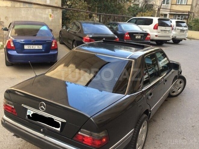 Mercedes E 320 1995, 167,500 km - 3.2 l - Bakı