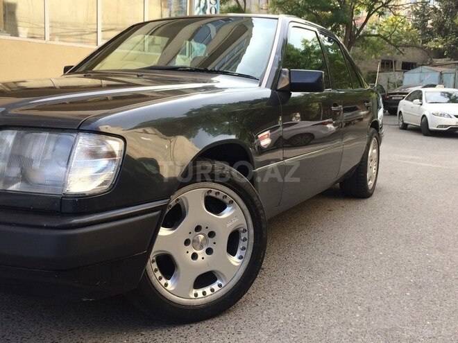 Mercedes E 320 1995, 167,500 km - 3.2 l - Bakı