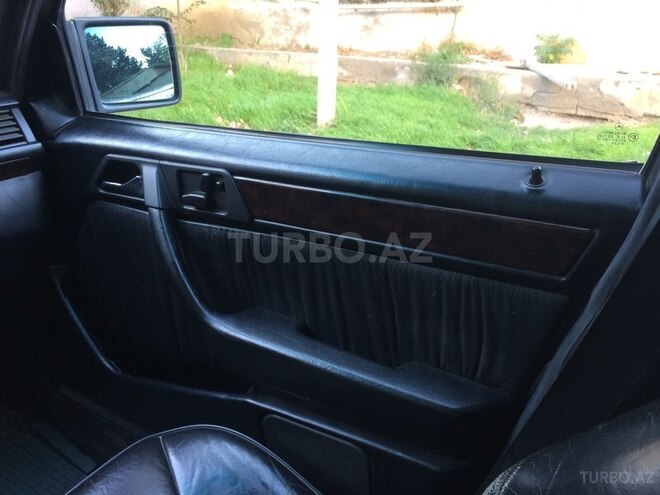 Mercedes E 320 1995, 167,500 km - 3.2 l - Bakı