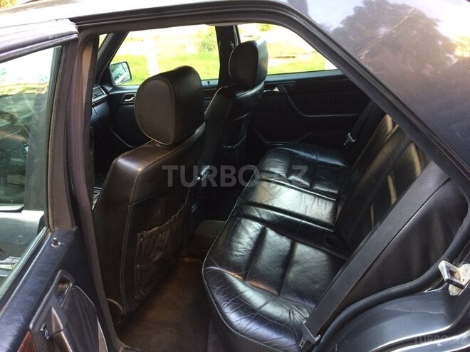 Mercedes E 320 1995, 167,500 km - 3.2 l - Bakı