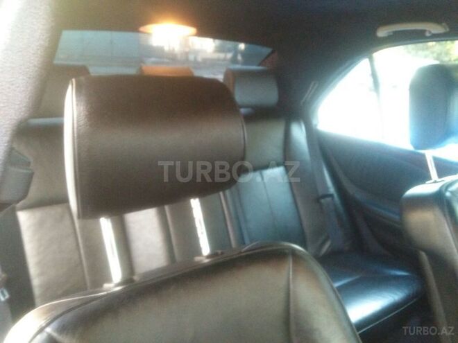 Mercedes E 270 2001, 316,800 km - 2.7 л - Bakı