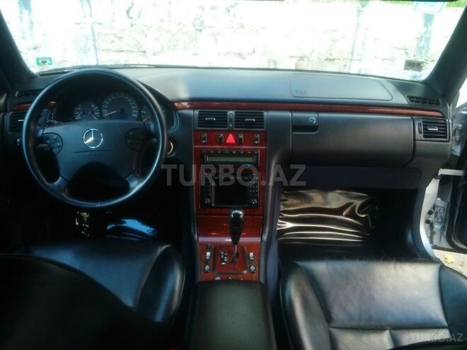 Mercedes E 270 2001, 316,800 km - 2.7 л - Bakı