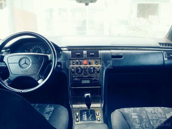 Mercedes E 230 1996, 435,000 km - 2.3 l - Biləsuvar