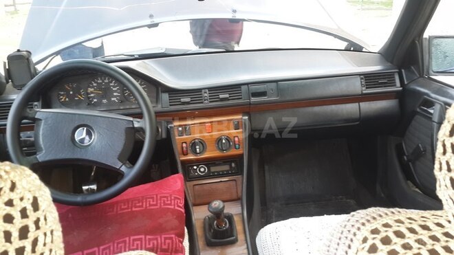 Mercedes E 250 1991, 650,000 km - 2.5 l - Bakı