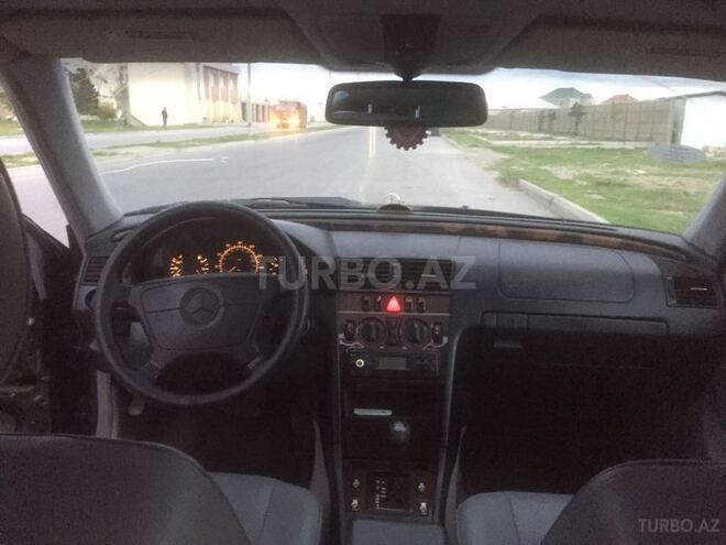 Mercedes C 230 1999, 267,000 km - 2.3 l - Sumqayıt