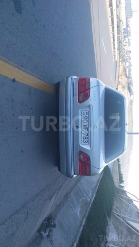 Mercedes E 240 1998, 209,000 km - 2.4 l - Salyan