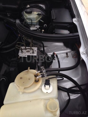 Mercedes E 240 1998, 209,000 km - 2.4 l - Salyan