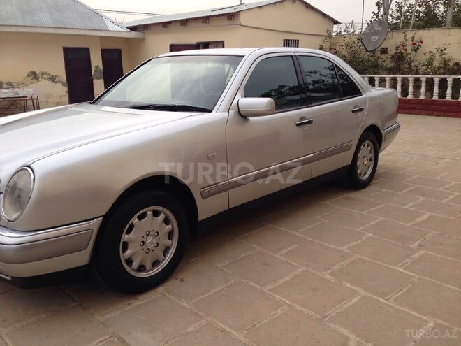 Mercedes E 240 1998, 209,000 km - 2.4 l - Salyan