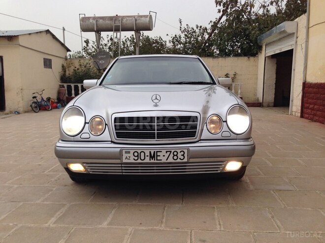 Mercedes E 240 1998, 209,000 km - 2.4 l - Salyan