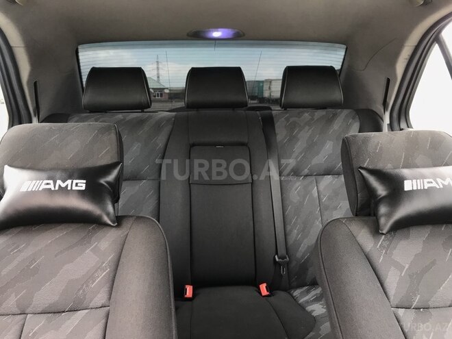 Mercedes E 220 2001, 285,200 km - 2.2 l - Bakı