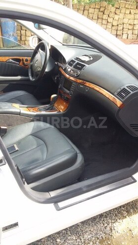 Mercedes E 240 2002, 179,340 km - 2.6 l - Masallı