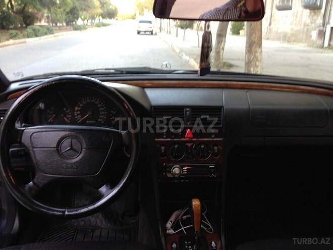 Mercedes C 240 1997, 282,315 km - 2.4 l - Bakı