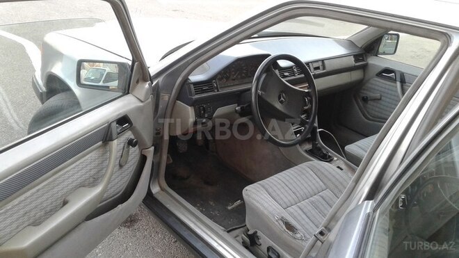 Mercedes E 200 1989, 196,278 km - 2.0 l - Bakı