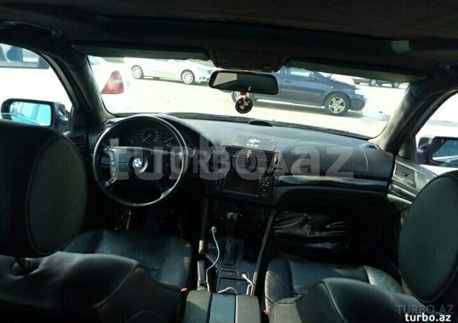 BMW 525 2002, 239,000 km - 0.5 l - Bakı