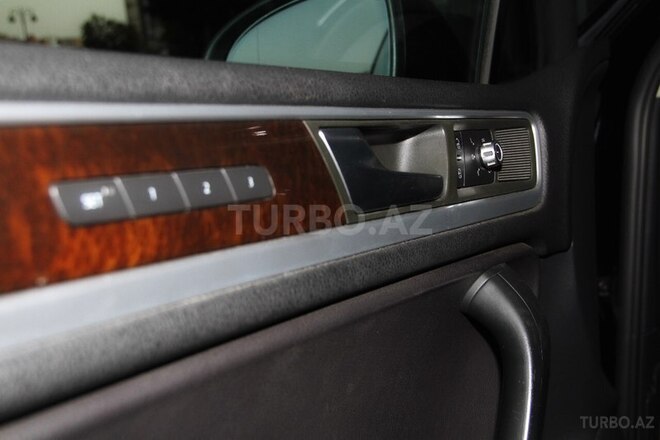 Volkswagen Touareg 2012, 80,000 km - 3.6 l - Bakı