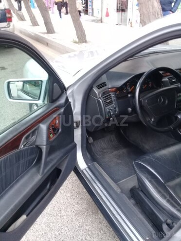 Mercedes E 240 1999, 270,000 km - 2.4 л - Bakı