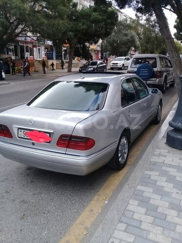 Mercedes E 240 1999, 270,000 km - 2.4 л - Bakı