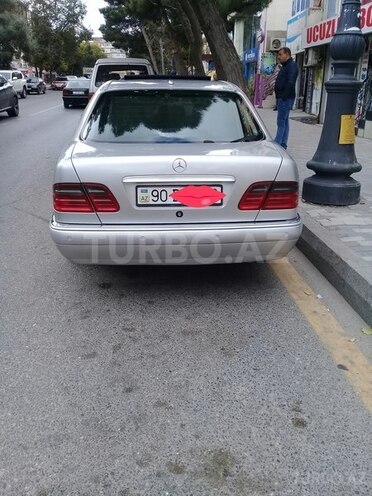 Mercedes E 240 1999, 270,000 km - 2.4 л - Bakı