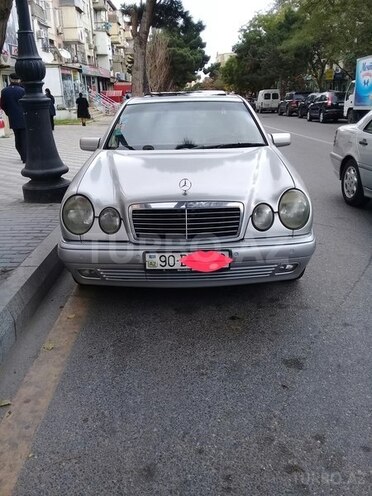 Mercedes E 240 1999, 270,000 km - 2.4 л - Bakı