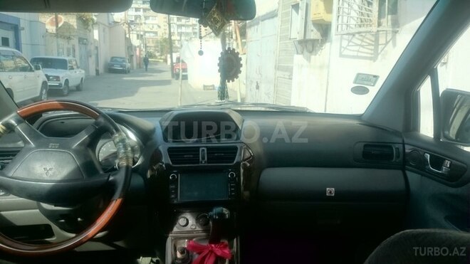 Mitsubishi Chariot 2000, 300,000 km - 2.4 л - Bakı