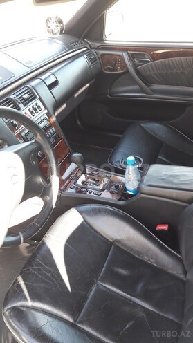 Mercedes E 320 1999, 265,000 km - 3.2 l - Bakı