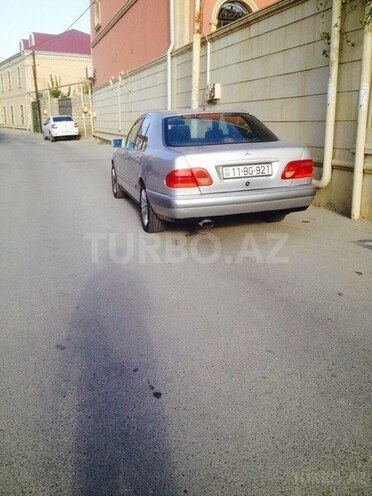 Mercedes E 200 1996, 345,000 km - 2.0 l - Bakı