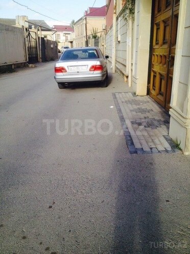 Mercedes E 200 1996, 345,000 km - 2.0 l - Bakı