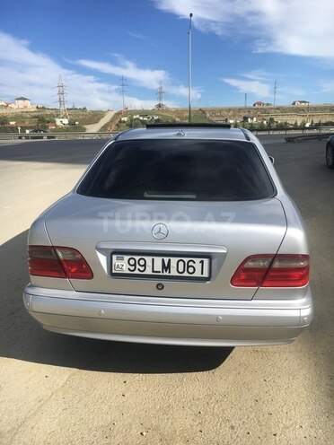 Mercedes E 220 1999, 287,659 km - 2.2 l - Bakı