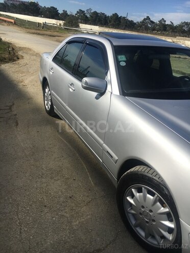 Mercedes E 220 1999, 287,659 km - 2.2 l - Bakı