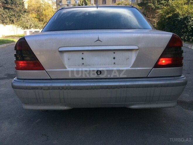 Mercedes C 280 1999, 257,457 km - 2.8 l - Bakı