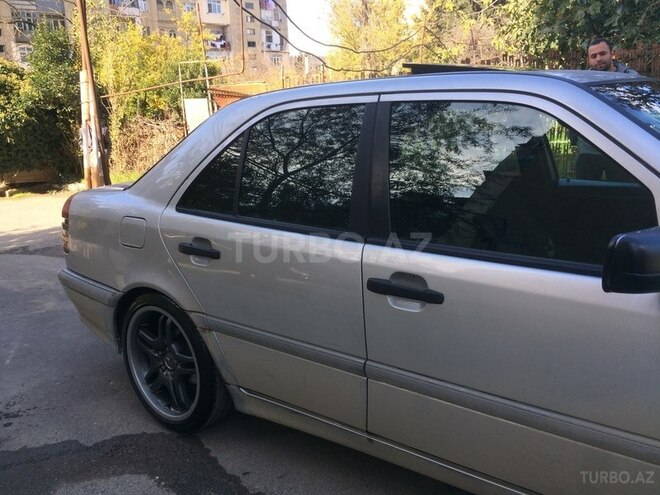 Mercedes C 280 1999, 257,457 km - 2.8 l - Bakı