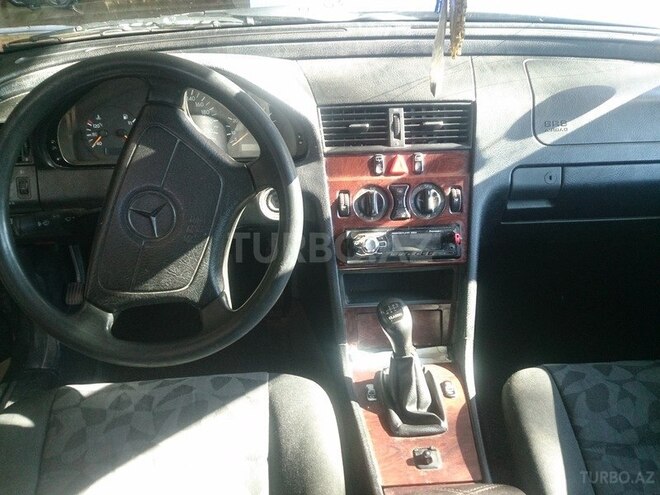 Mercedes C 180 1998, 280,000 km - 1.8 л - Qax