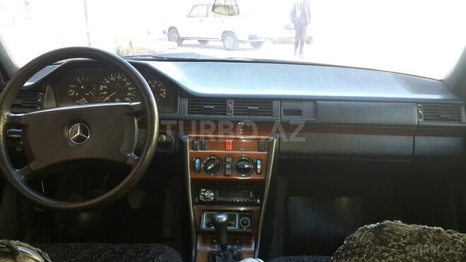 Mercedes E 230 1990, 80,000 km - 2.3 l - Şəki