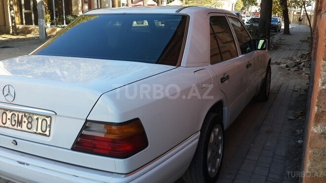Mercedes E 230 1990, 80,000 km - 2.3 l - Şəki