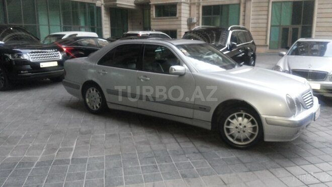 Mercedes E 220 2002, 365,000 km - 2.2 л - Bakı