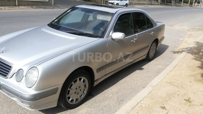 Mercedes E 220 2002, 365,000 km - 2.2 л - Bakı