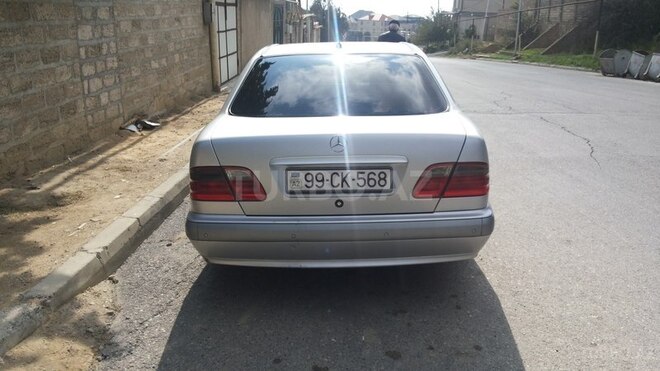 Mercedes E 220 2002, 365,000 km - 2.2 л - Bakı