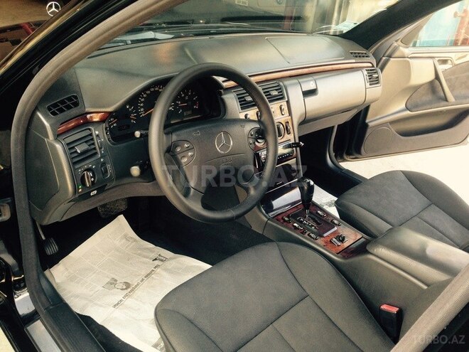 Mercedes E 220 2000, 234,530 km - 2.2 l - Bakı