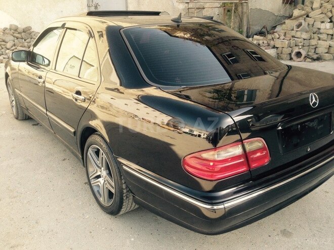 Mercedes E 220 2000, 234,530 km - 2.2 l - Bakı