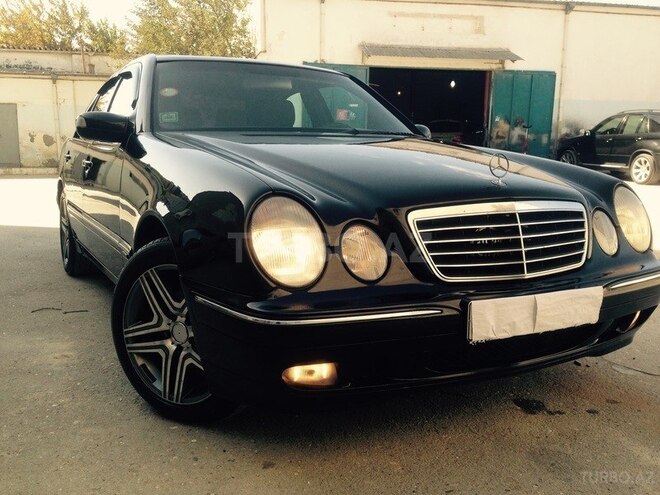 Mercedes E 220 2000, 234,530 km - 2.2 l - Bakı