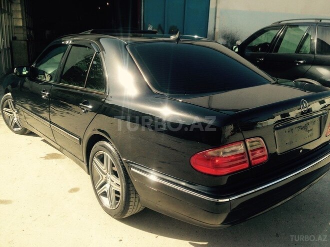Mercedes E 220 2000, 234,530 km - 2.2 l - Bakı